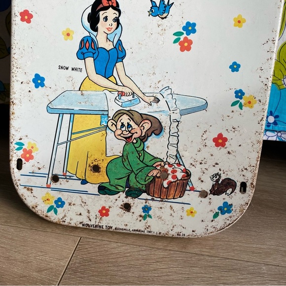Vintage Disney’s Snow White Wolverine Toy Tin Litho children’s ironing board - Picture 5 of 10